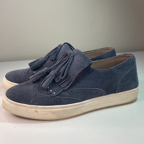 Arturo Chiang Suede Tasseled Slip On Sneakers - Picture 4 of 8